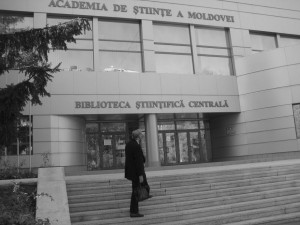 Dr. Cameron standing before the Moldovan Academy of Sciences, where he spoke. Professionals and students from many different disciplines came to his 2 hour presentation.